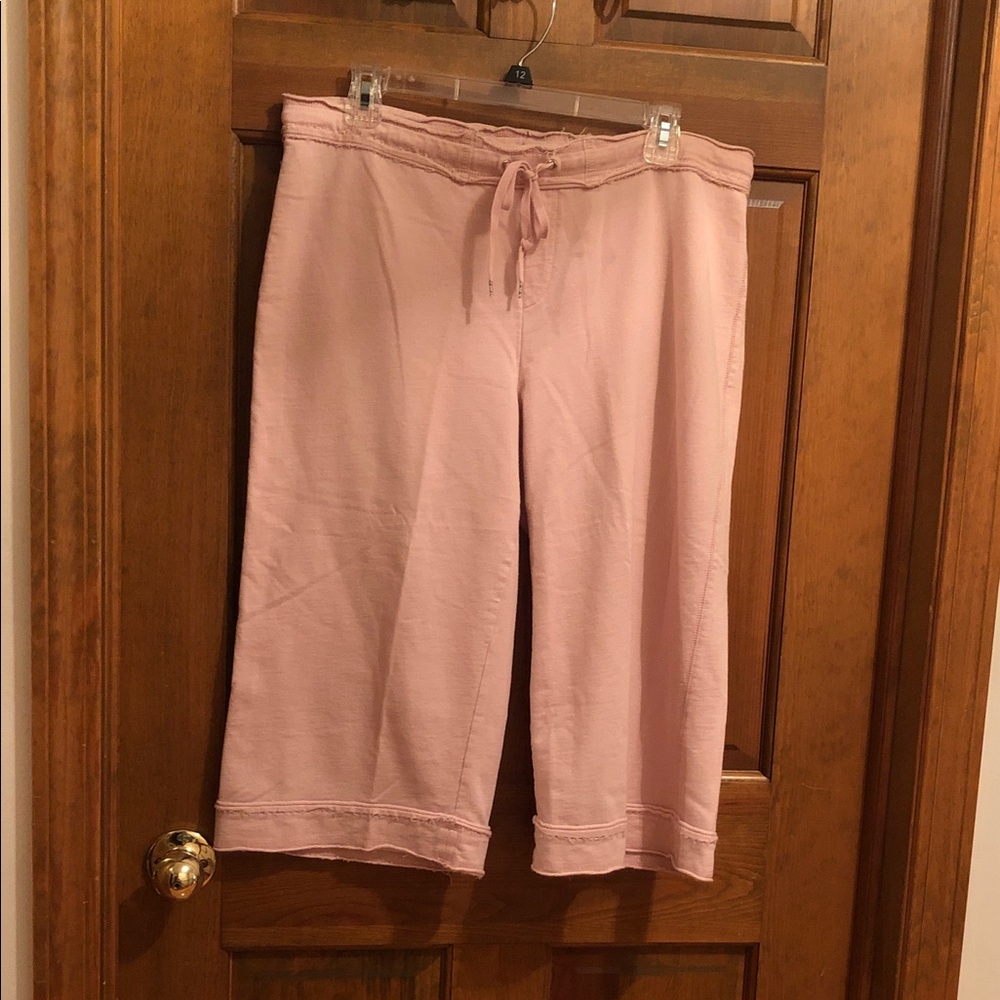 New York Laundry Light Pink Drawstring Capri Pants